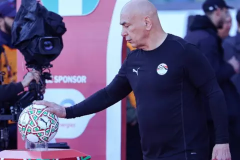 عضو اتحاد الكرة: حسام حسن مستمر في كأس العالم.. وصلاح سيساعدنا في ملف مزدوجي الجنسية